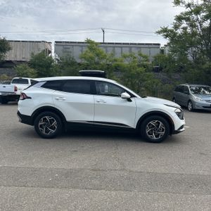 KIA SPORTAGE LX - 10