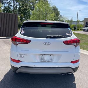 HYUNDAI TUCSON VALUE - 7