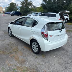 2014 Toyota PRIUS C TWO — фото 5
