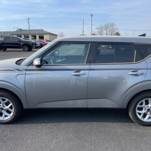 KIA SOUL LX - 4