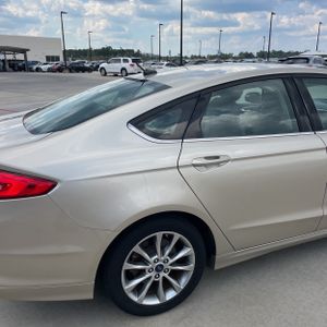 2017 FORD FUSION HYBRID S — фото 9