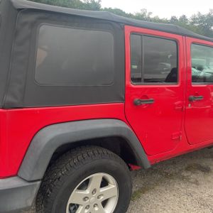 صورة 7 لـ 2016 JEEP WRANGLER UNLIMITED SPORT