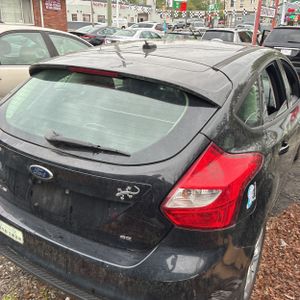 FORD FOCUS SE - 8