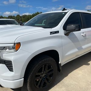 2024 Chevrolet SILVERADO 1500 RST photo 2