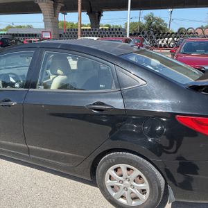 2012 Hyundai ACCENT GLS photo 6