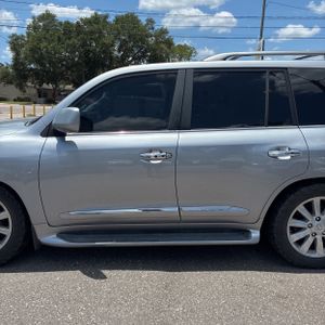صورة 4 لـ 2010 Lexus LX 570 BASE