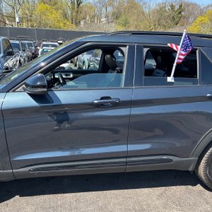 FORD EXPLORER ST - 4