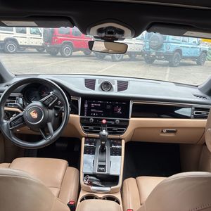 2023 Porsche MACAN thumbnail 36