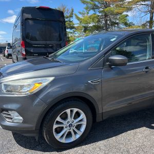 FORD ESCAPE SE - 2