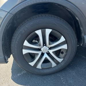 صورة 17 لـ 2018 Toyota RAV4 LE