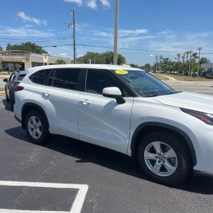 2023 Toyota HIGHLANDER LE 缩略图 11