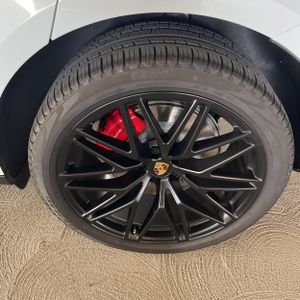 2025 Porsche MACAN GTS — миниатюра 18
