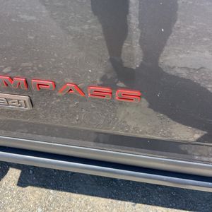 2017 JEEP COMPASS 75TH ANNIVERSARY EDITION — миниатюра 57
