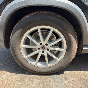 2025 Mercedes-BENZ GLE — миниатюра 19