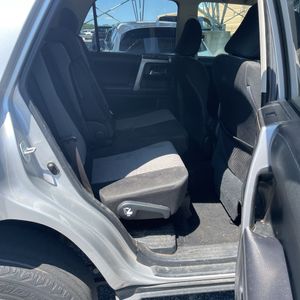 2021 Toyota 4RUNNER SR5 — миниатюра 30