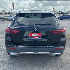 MERCEDES-BENZ GLA - 7