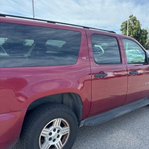 CHEVROLET SUBURBAN LS - 9