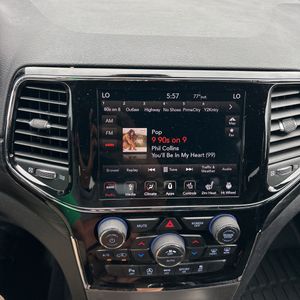2019 JEEP GRAND CHEROKEE ALTITUDE — фото 39
