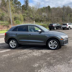 AUDI Q3 2.0T PREMIUM - 10