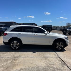 MERCEDES-BENZ GLC - 10