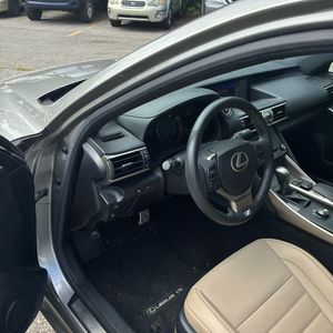 2019 Lexus IS 300 BASE — фото 37