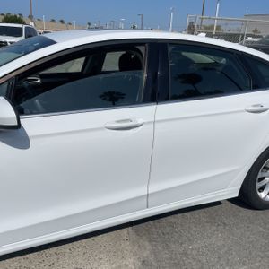 FORD FUSION SE - 4