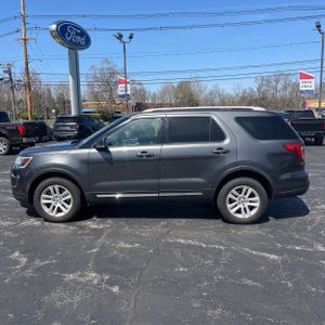 FORD EXPLORER XLT - 3