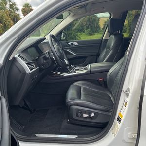 صورة 32 لـ 2020 BMW X7 XDRIVE40I