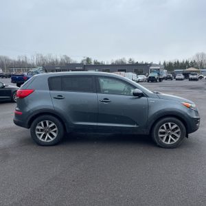 KIA SPORTAGE LX - 10