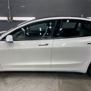 TESLA MODEL 3 BASE - 4