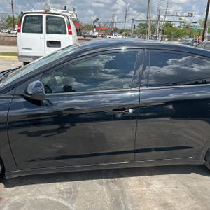 HYUNDAI ELANTRA SEL - 4