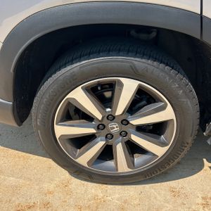 2025 Honda PILOT TOURING — миниатюра 19