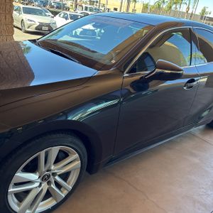 2023 Lexus IS 300 BASE — фото 2