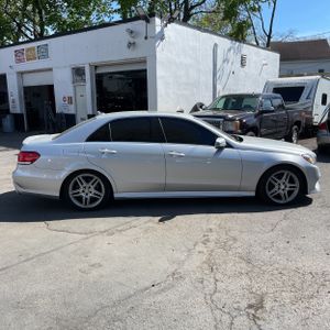 MERCEDES-BENZ E-CLASS - 10