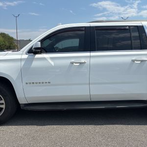 CHEVROLET SUBURBAN LT - 4