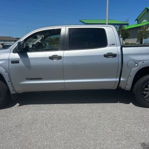 TOYOTA TUNDRA - 4