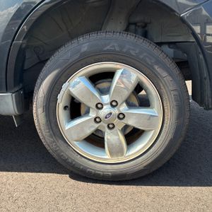 2010 FORD ESCAPE XLT 照片 18