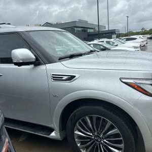 2019 Infiniti QX80 LUXE — фото 13