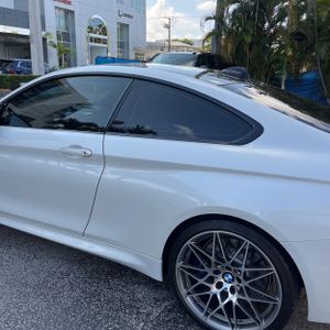 صورة 6 لـ 2020 BMW M4 BASE