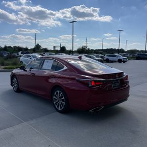 صورة 5 لـ 2022 Lexus ES 350 BASE