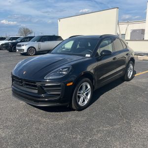 PORSCHE MACAN - 1