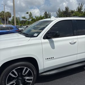 2019 Chevrolet TAHOE LT 照片 2