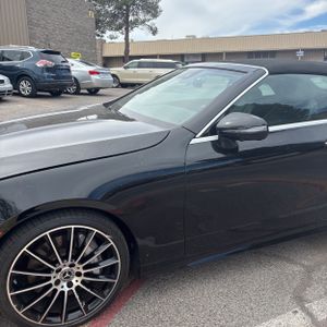 MERCEDES-BENZ E-CLASS - 2