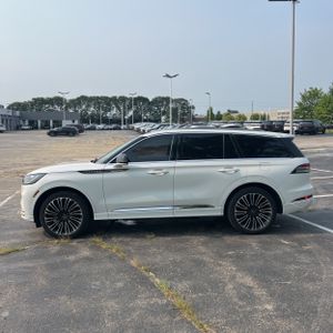 صورة 3 لـ 2025 Lincoln AVIATOR BLACK LABEL