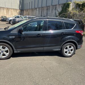 FORD ESCAPE SE - 4