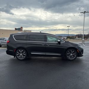 CHRYSLER PACIFICA LIMITED - 10