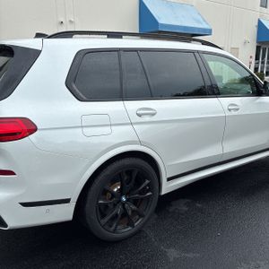 2021 BMW X7 M50I — фото 9