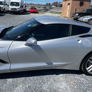 Chevrolet Corvette Stingray - 4