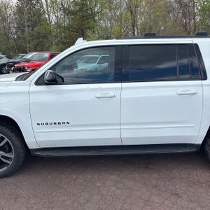 CHEVROLET SUBURBAN PREMIER - 4