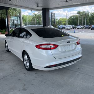 FORD FUSION SE - 4